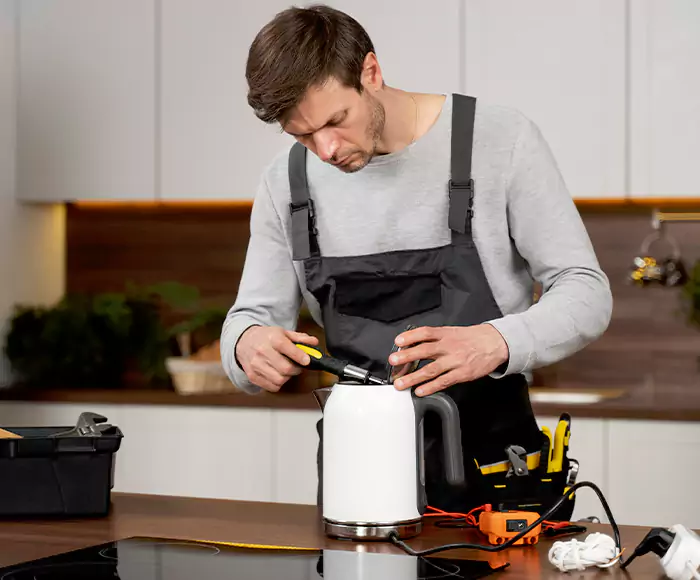 Skilled Blender Technicians: Your Small Appliance Repair Experts for Worcester, MA